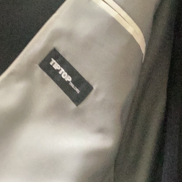 Men’s suit - Picture 5 of 7